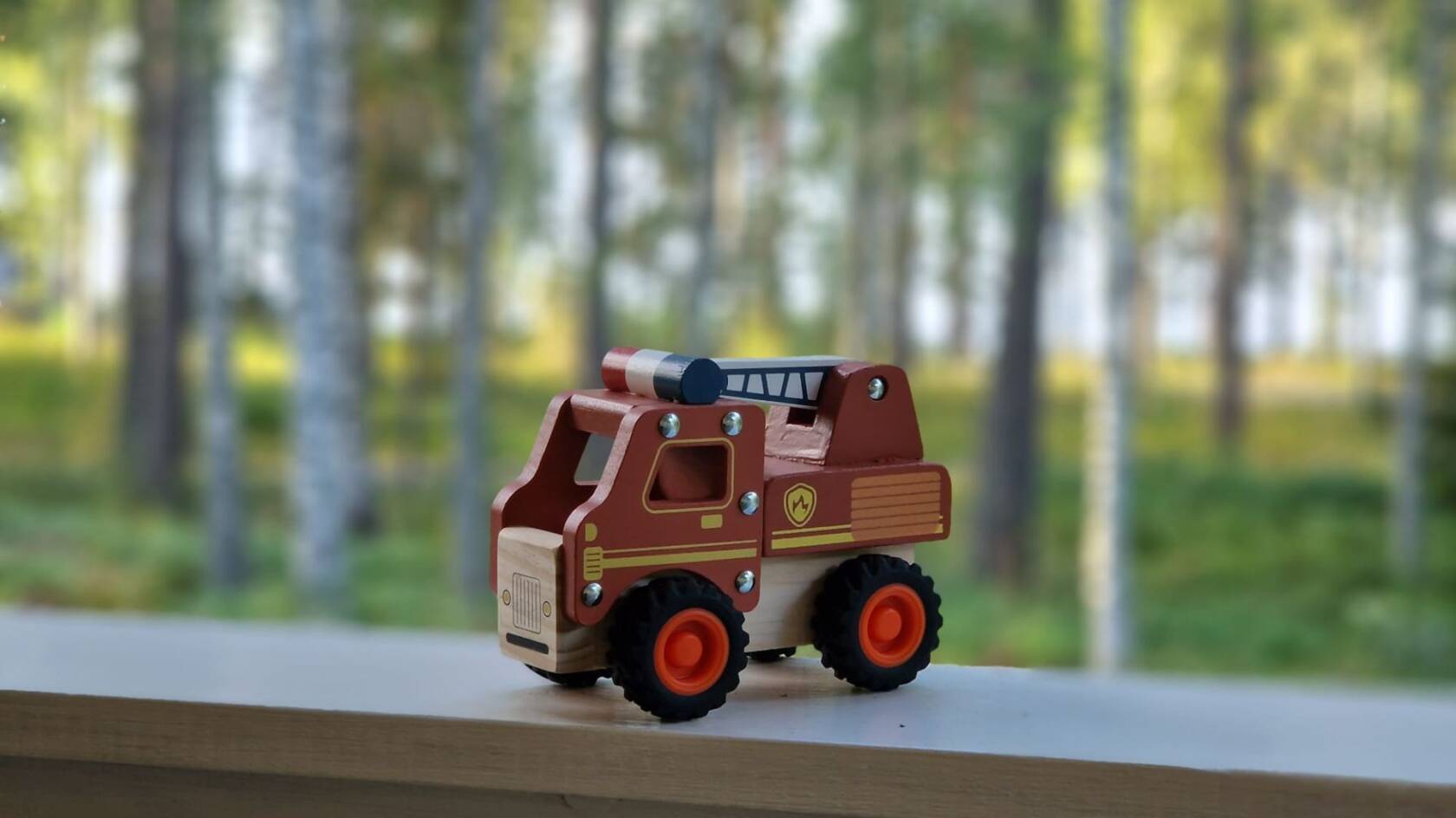 leikkiauto.